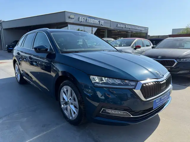 Skoda Octavia view 3