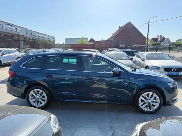 Skoda Octavia view 4