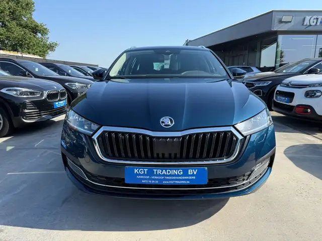 Skoda Octavia view 2