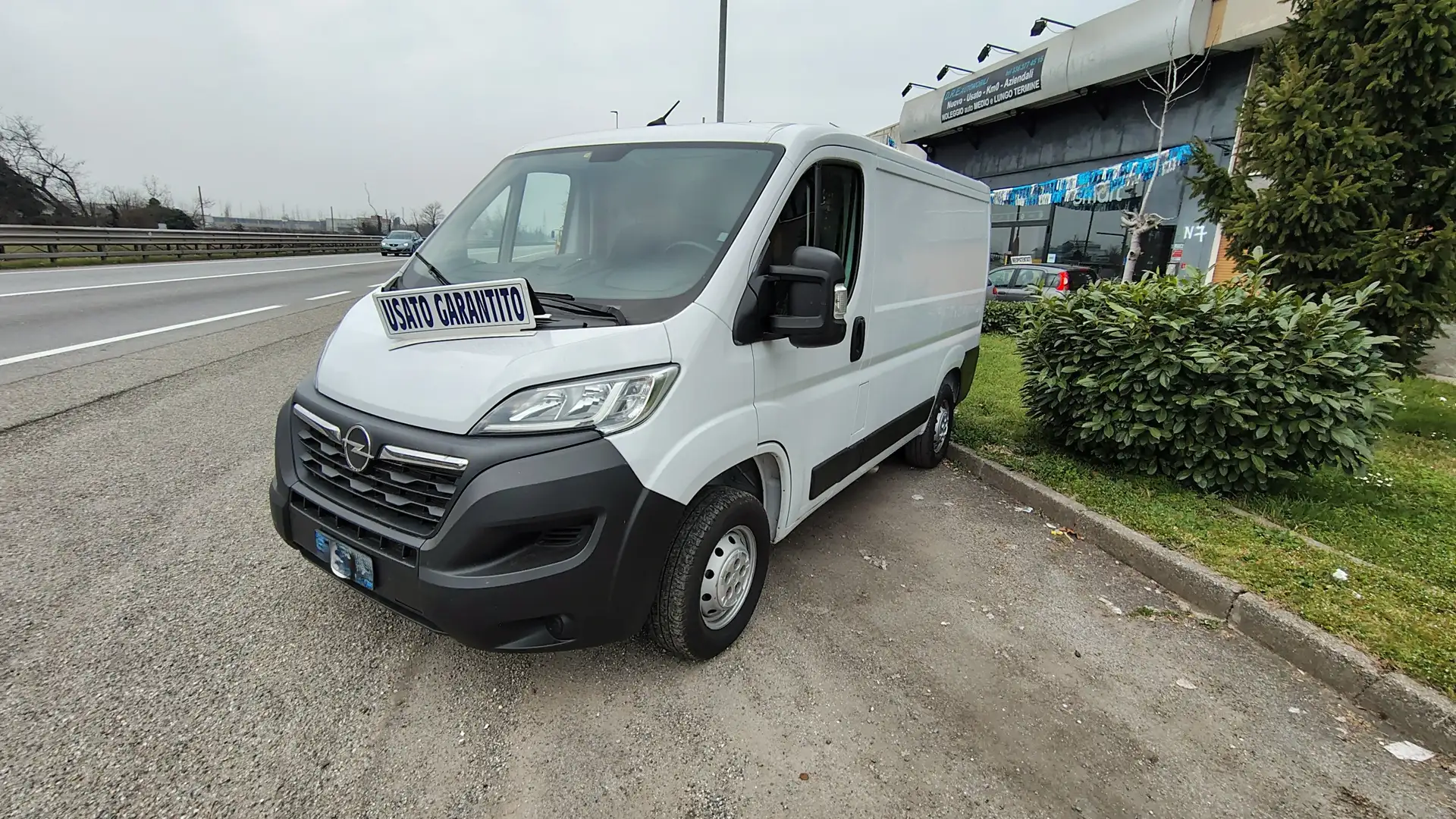 Opel Movano 30q L1H1 2.2 BlueHDI 120cv Weiß - 1