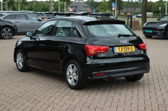Audi A1 view 3