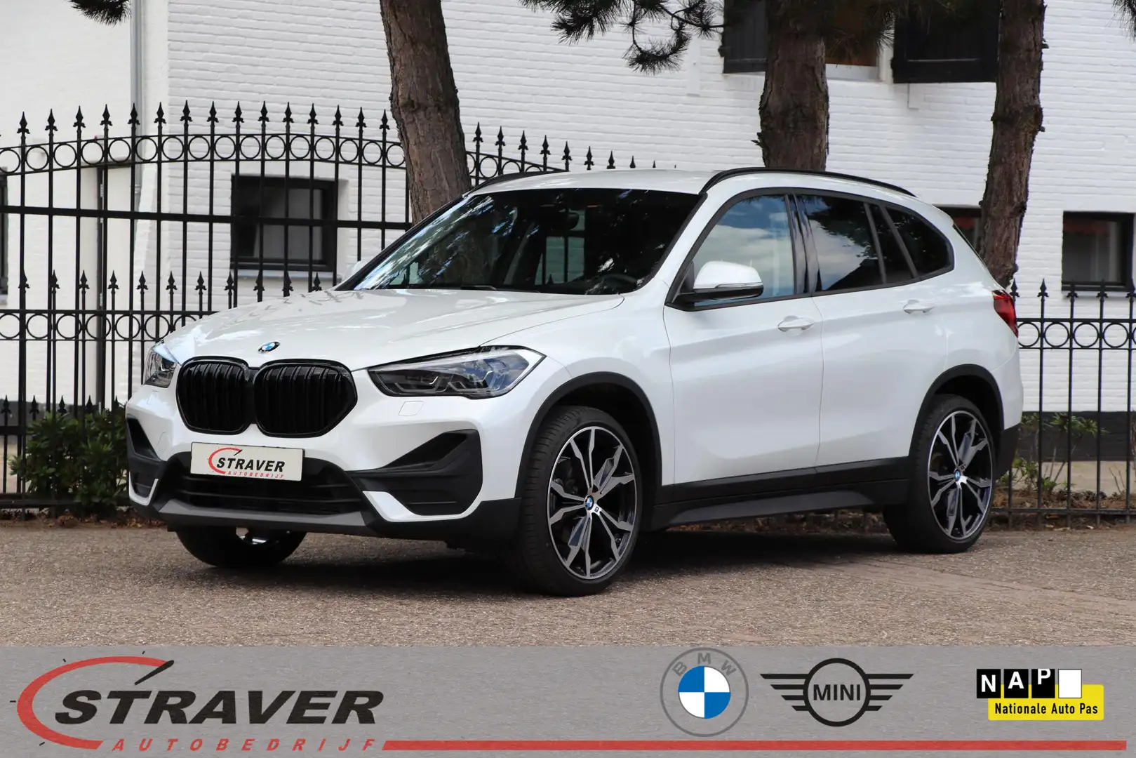 BMW X1 sDrive18i Executive |Sportstoelen |Styling 717M 20 Wit - 1