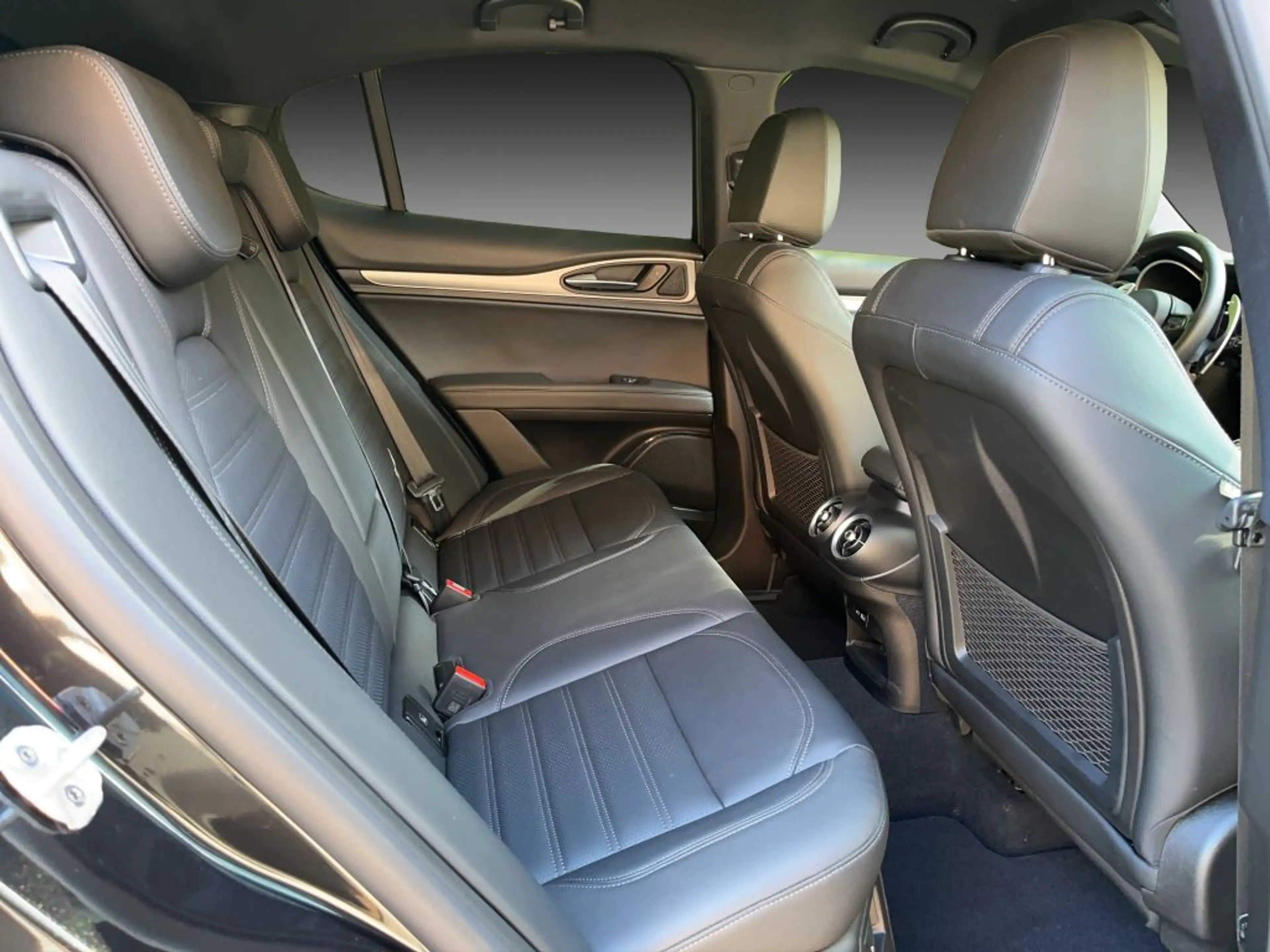 Alfa Romeo Stelvio STELVIO VELOCE FACELIFT MATRIX TOTWINKEL 1 HAND — photo 13