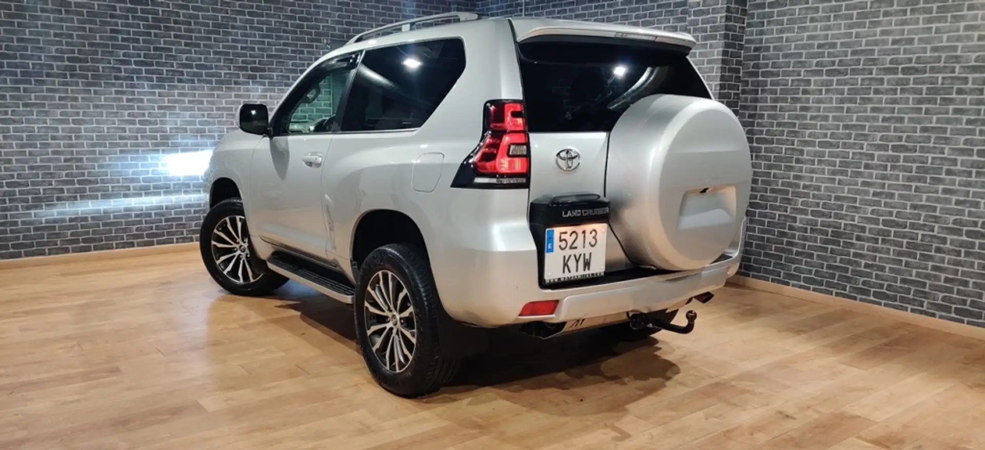 Toyota Land Cruiser D-4D VXL Aut. - 2
