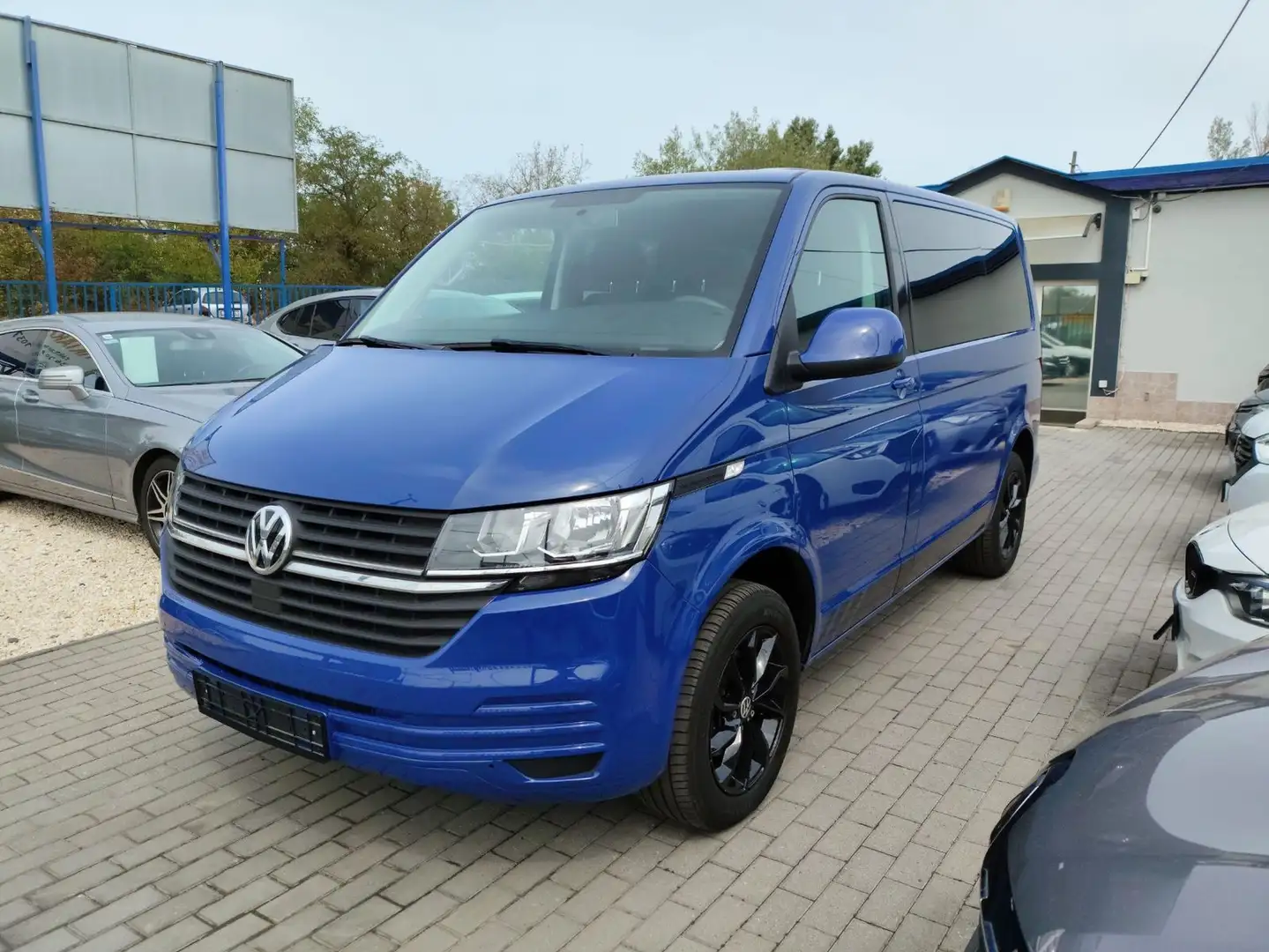 Volkswagen T6 Transporter 6 Personen PKW KLIMA AHK Bleu - 1