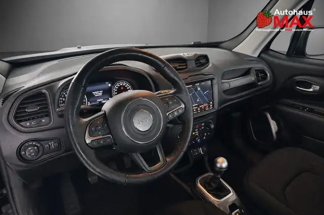 Jeep Renegade view 13