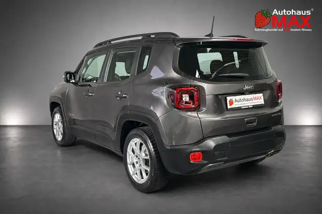 Jeep Renegade view 3