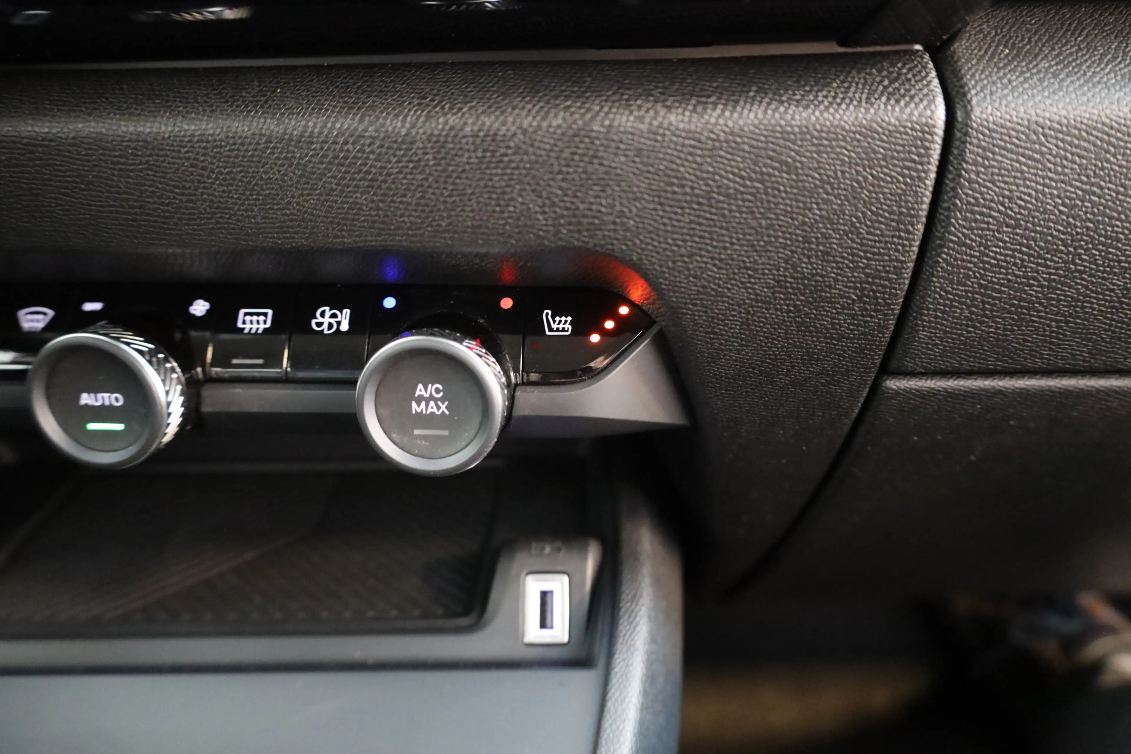 Citroen E-C4 Electric Shine 50 kWh Leer | Stoelverwarming | Camera etc — photo 12
