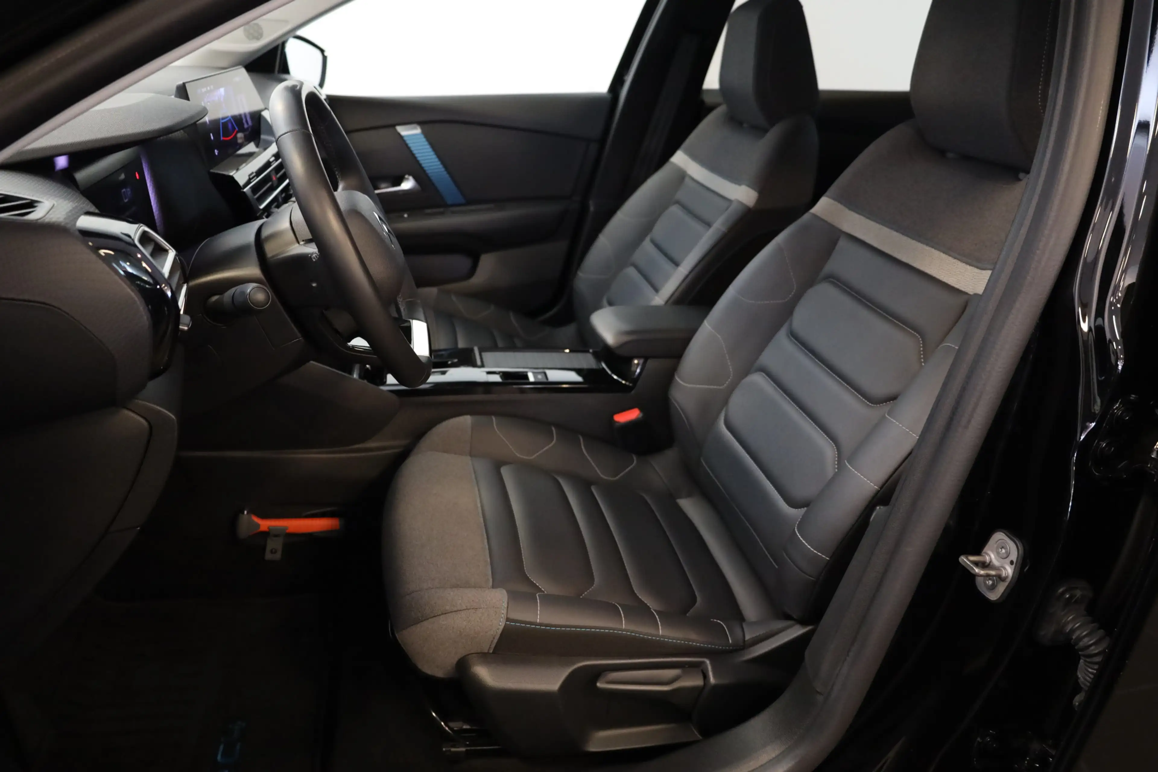 Citroen E-C4 Electric Shine 50 kWh Leer | Stoelverwarming | Camera etc — photo 33