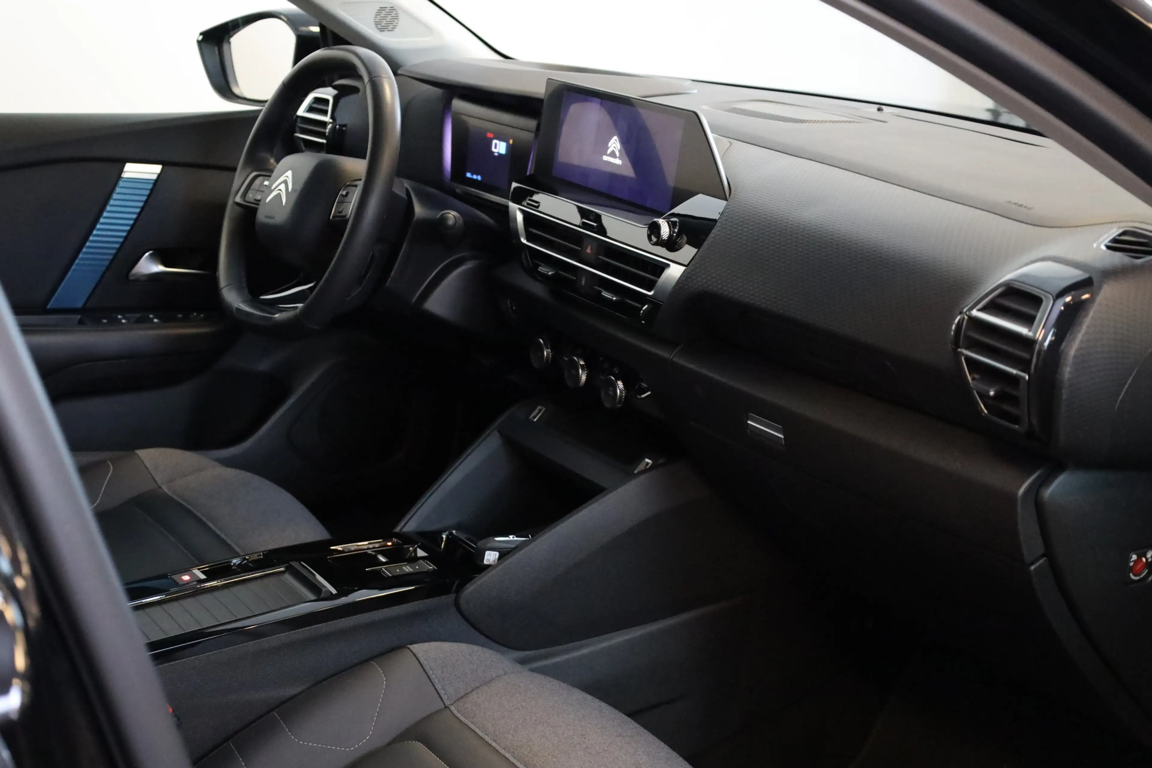 Citroen E-C4 Electric Shine 50 kWh Leer | Stoelverwarming | Camera etc — photo 9