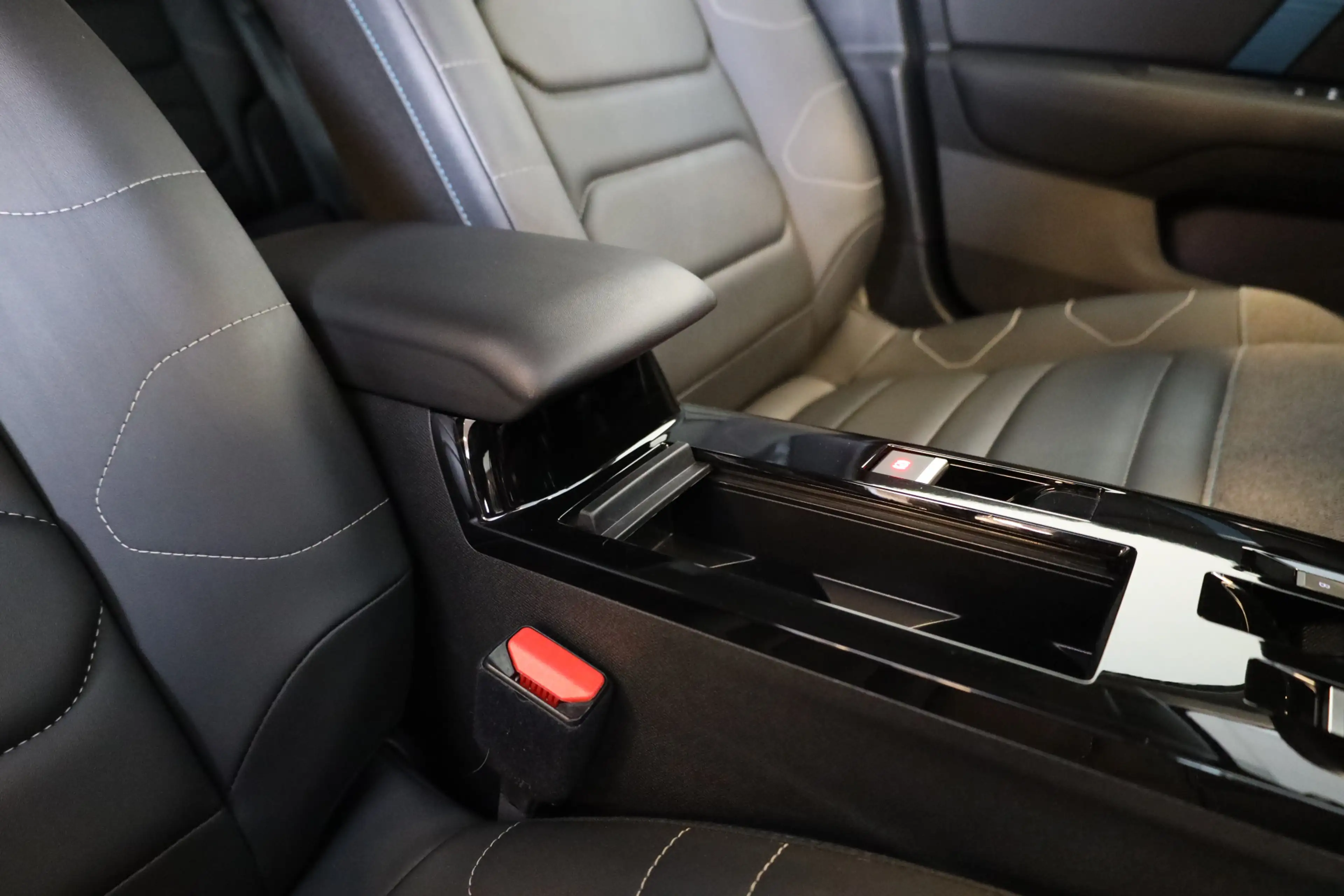 Citroen E-C4 Electric Shine 50 kWh Leer | Stoelverwarming | Camera etc — photo 14