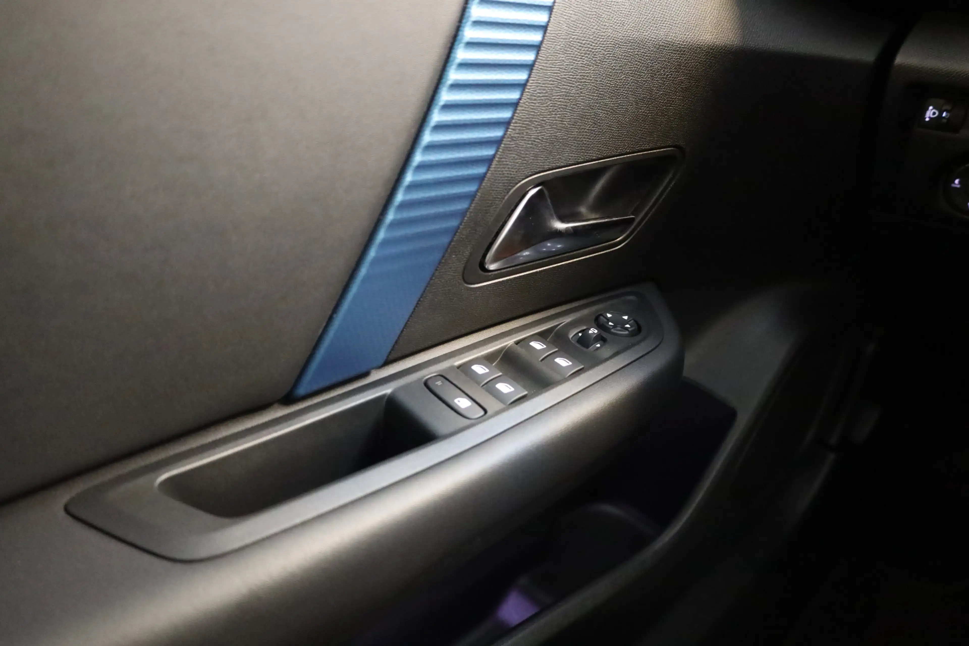 Citroen E-C4 Electric Shine 50 kWh Leer | Stoelverwarming | Camera etc — photo 37