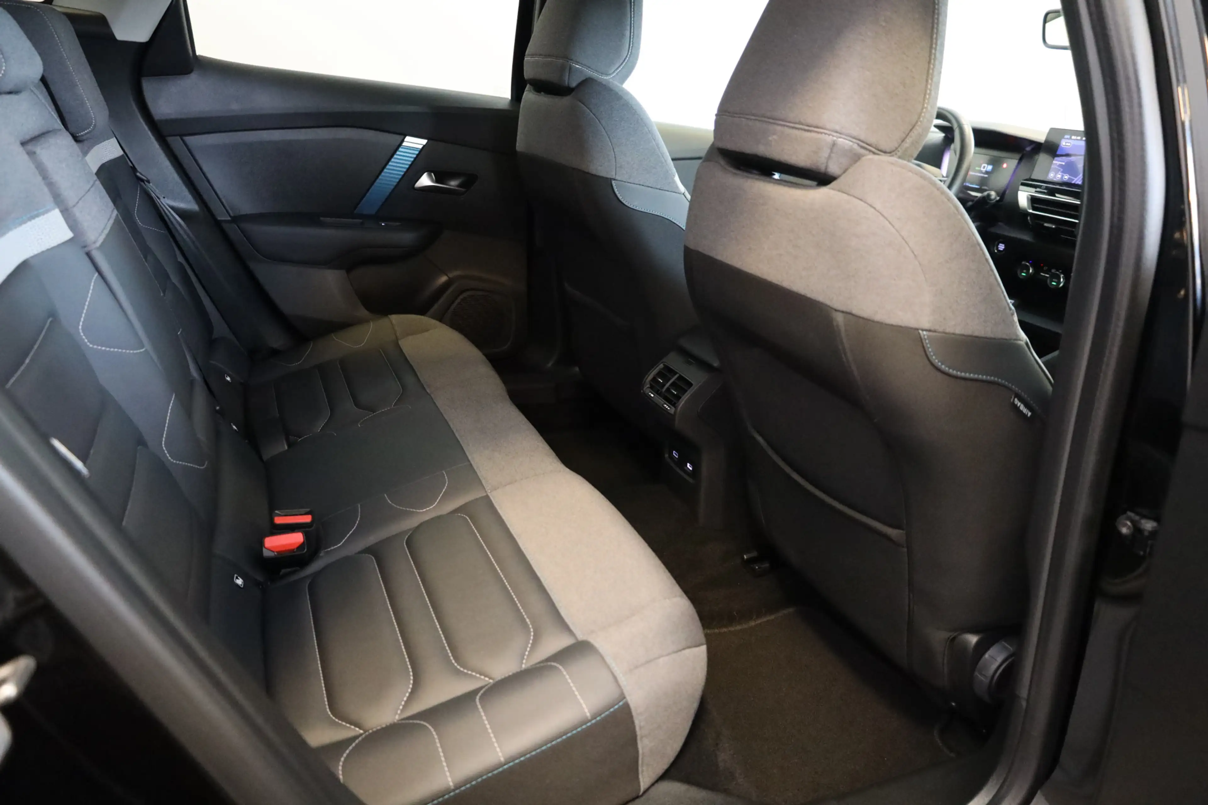 Citroen E-C4 Electric Shine 50 kWh Leer | Stoelverwarming | Camera etc — photo 22