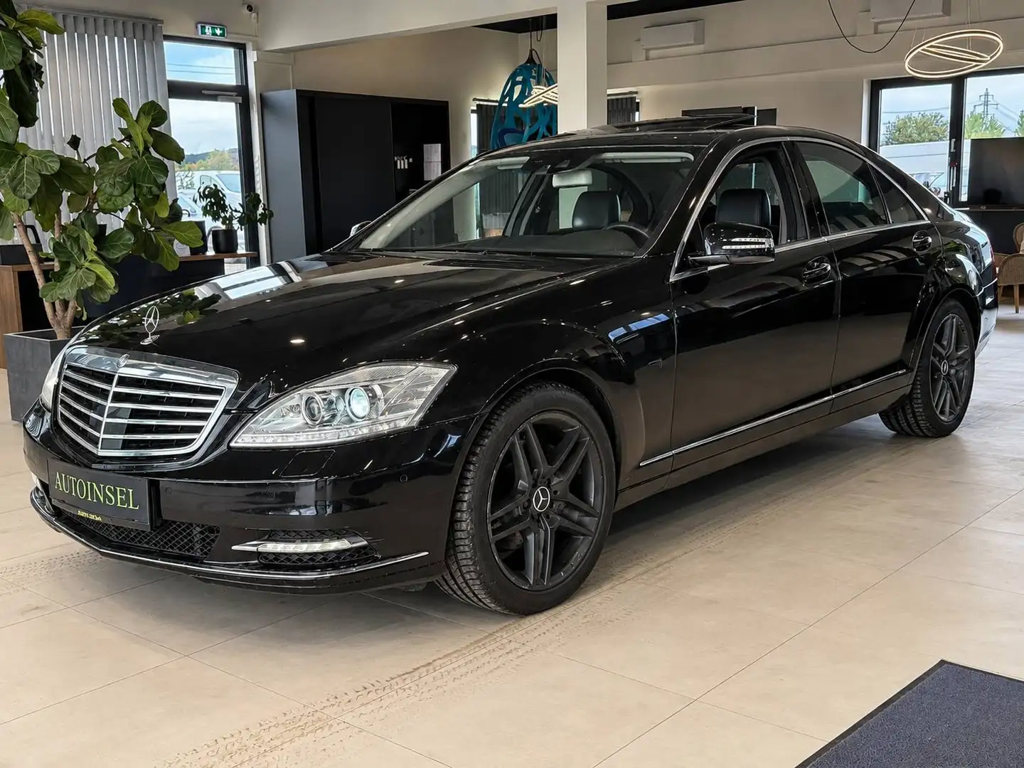 Mercedes-Benz S 350 S 350 BlueTec Nachtsichtassisten+Navi+Kamera+Heckrollo+Schiebedach+Spurhalteassistent Schwarz - 1