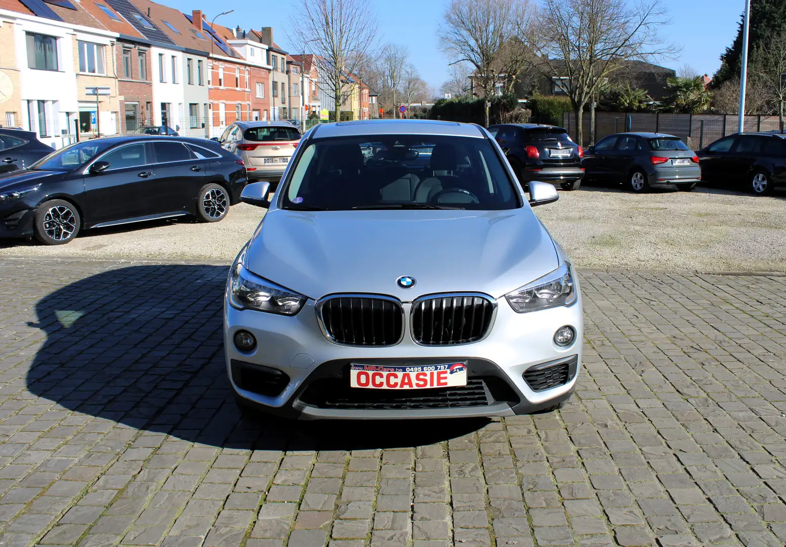 BMW X1 1.5i sDrive18 Automaat !! Pano Hud... Zilver - 2