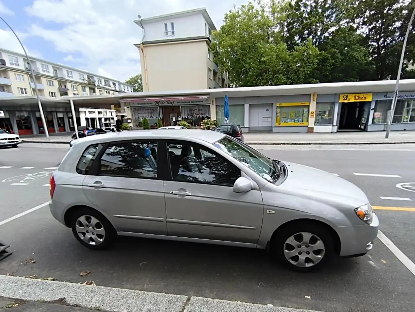 Kia Cerato 1.6 LX Silber - 1