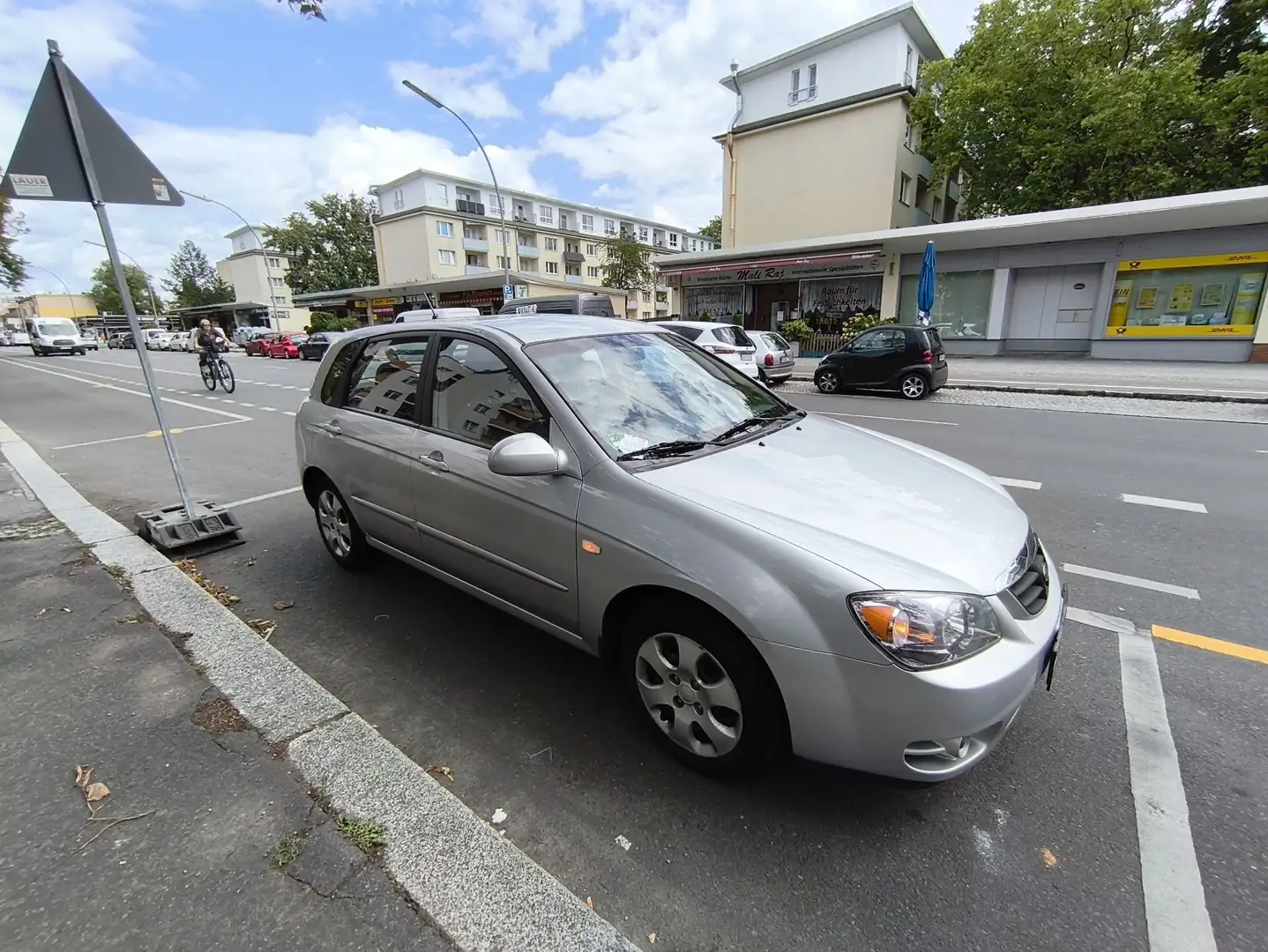 Kia Cerato 1.6 LX Silber - 2