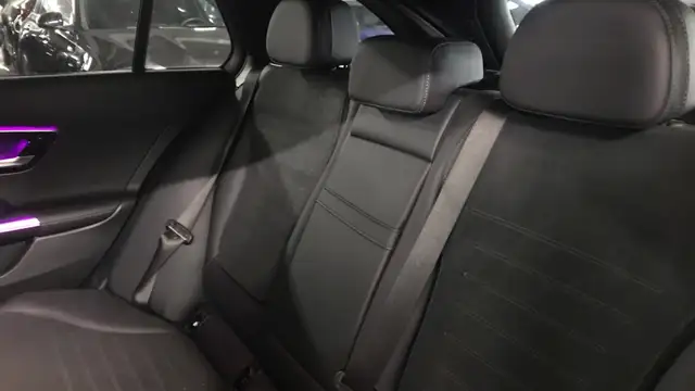 Mercedes-Benz C-Class view 11