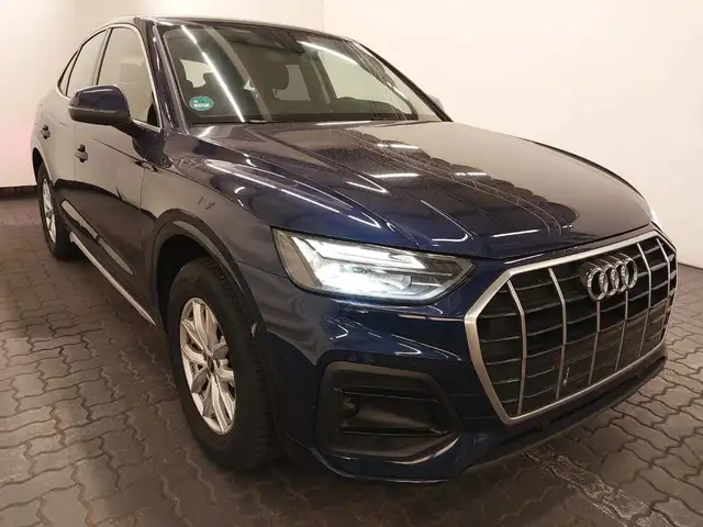 Audi Q5 view 3