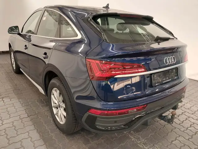 Audi Q5 view 6