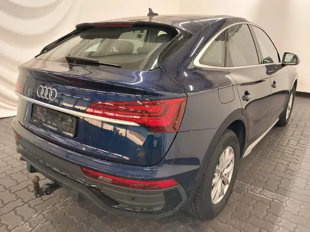 Audi Q5 view 2