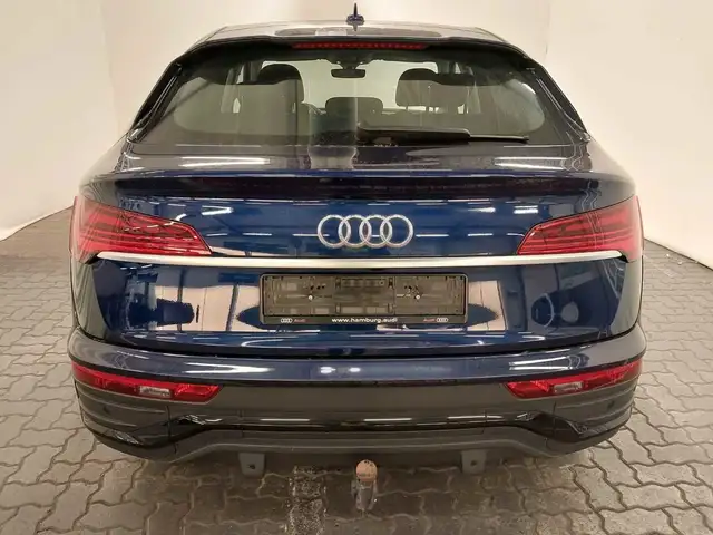Audi Q5 view 5