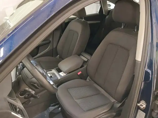 Audi Q5 view 8