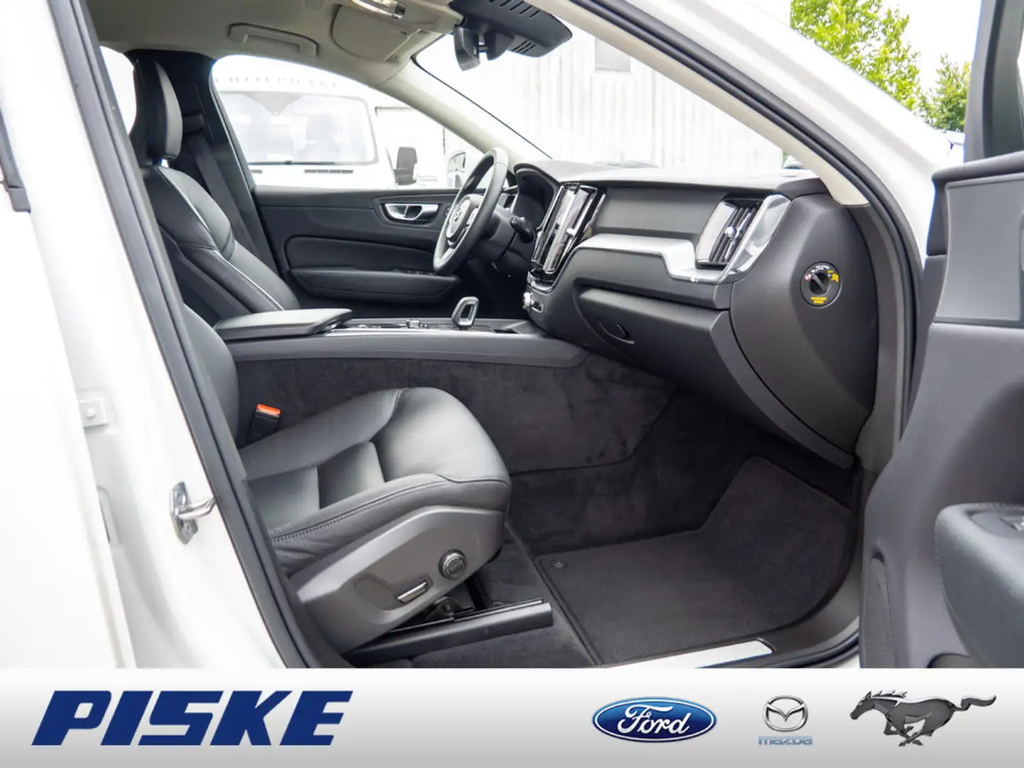 Volvo XC60 B4 Momentum Pro SHZ NAVI FACEL. LED 360° Blanc - 2