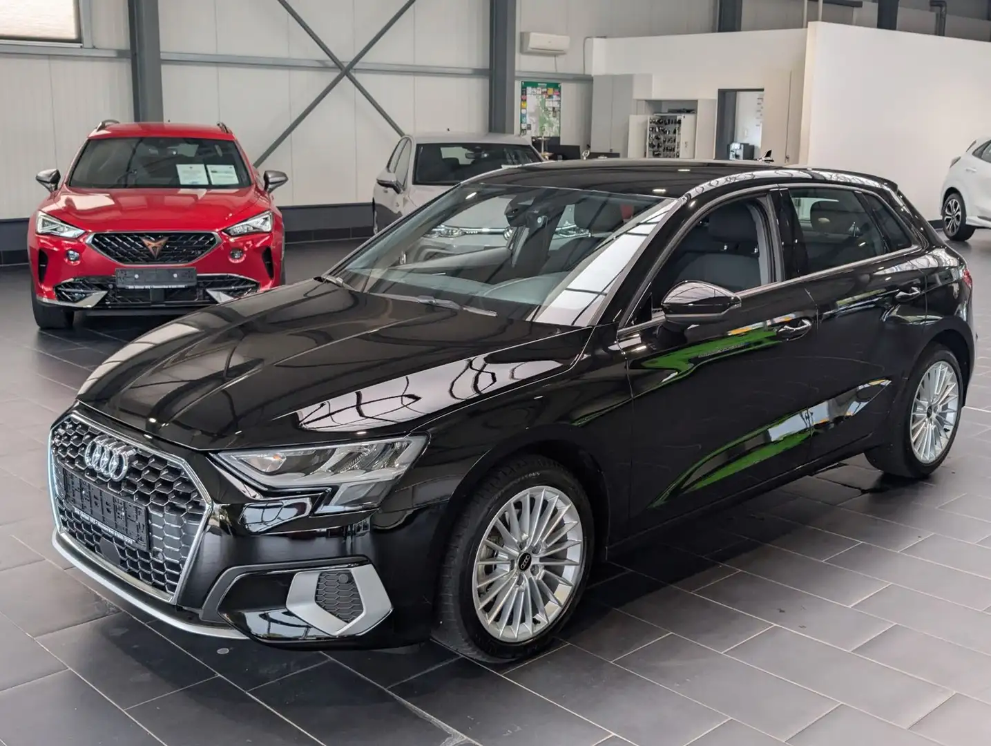 Audi A3 30 TFSI Sportback S tronic advanced 1.Hand Schwarz - 1