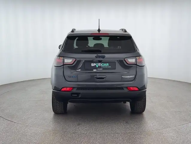 Jeep Compass view 4