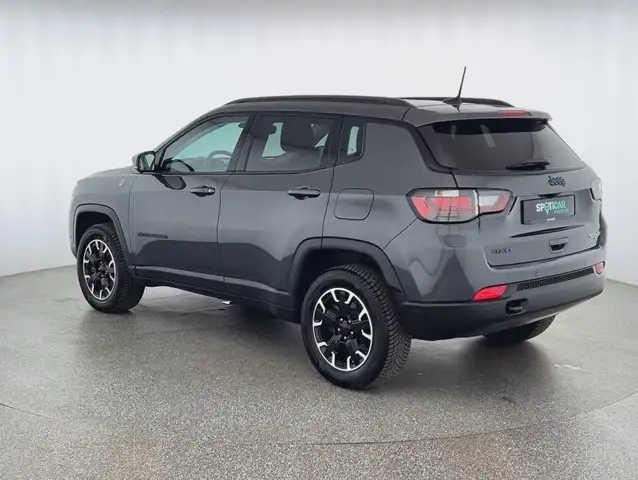 Jeep Compass view 5