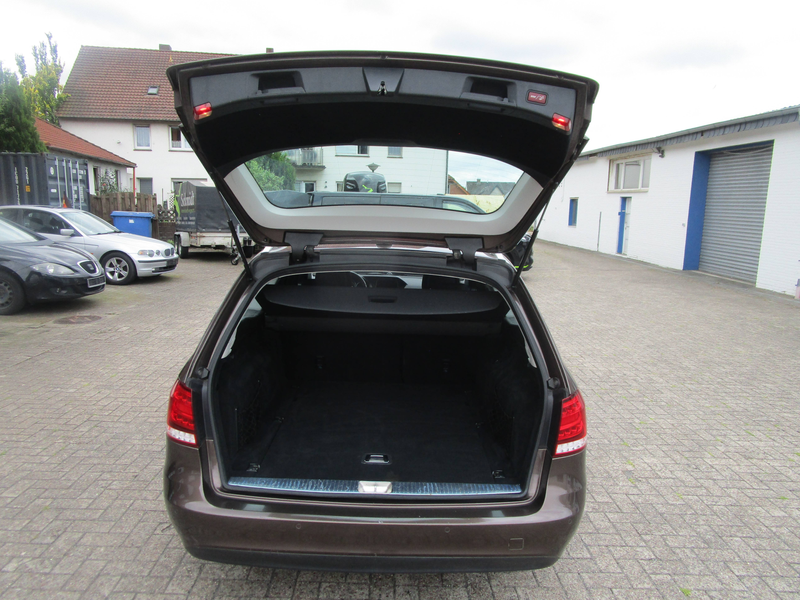 Mercedes-Benz E 200 E 200 CGI+1 Hand+LED+ACC+Leder+Navi+Massagesitze — photo 9