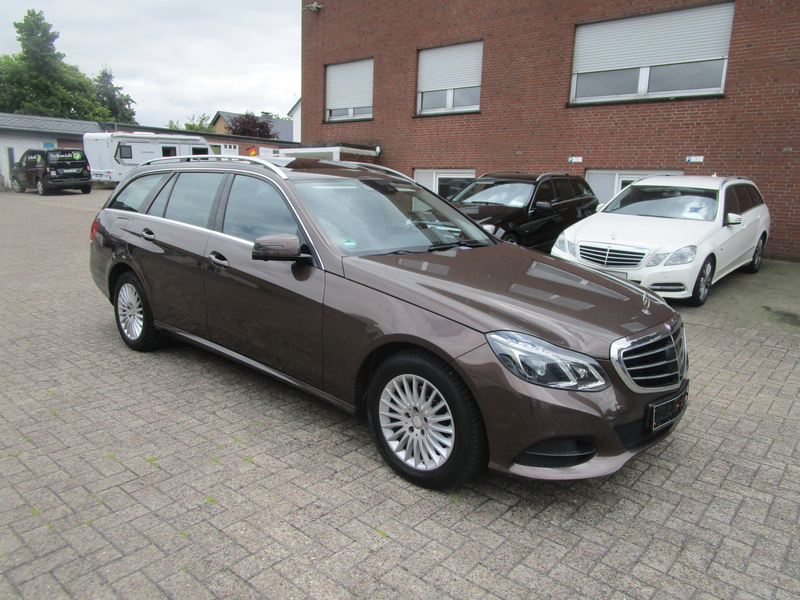Mercedes-Benz E 200 E 200 CGI+1 Hand+LED+ACC+Leder+Navi+Massagesitze — photo 2