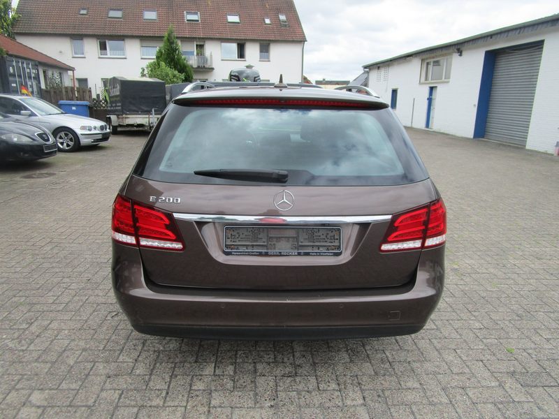 Mercedes-Benz E 200 E 200 CGI+1 Hand+LED+ACC+Leder+Navi+Massagesitze — photo 8