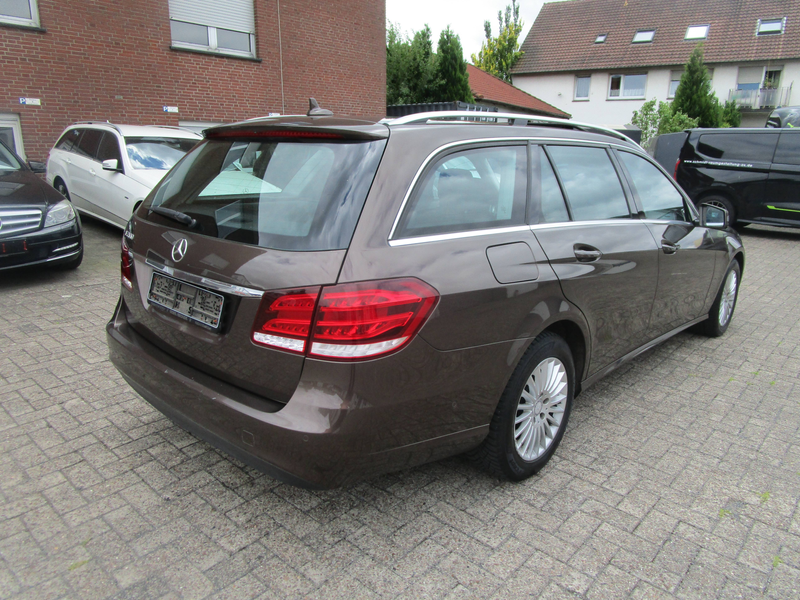 Mercedes-Benz E 200 E 200 CGI+1 Hand+LED+ACC+Leder+Navi+Massagesitze — photo 4