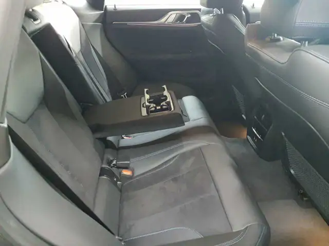 BMW 4 Series view 14
