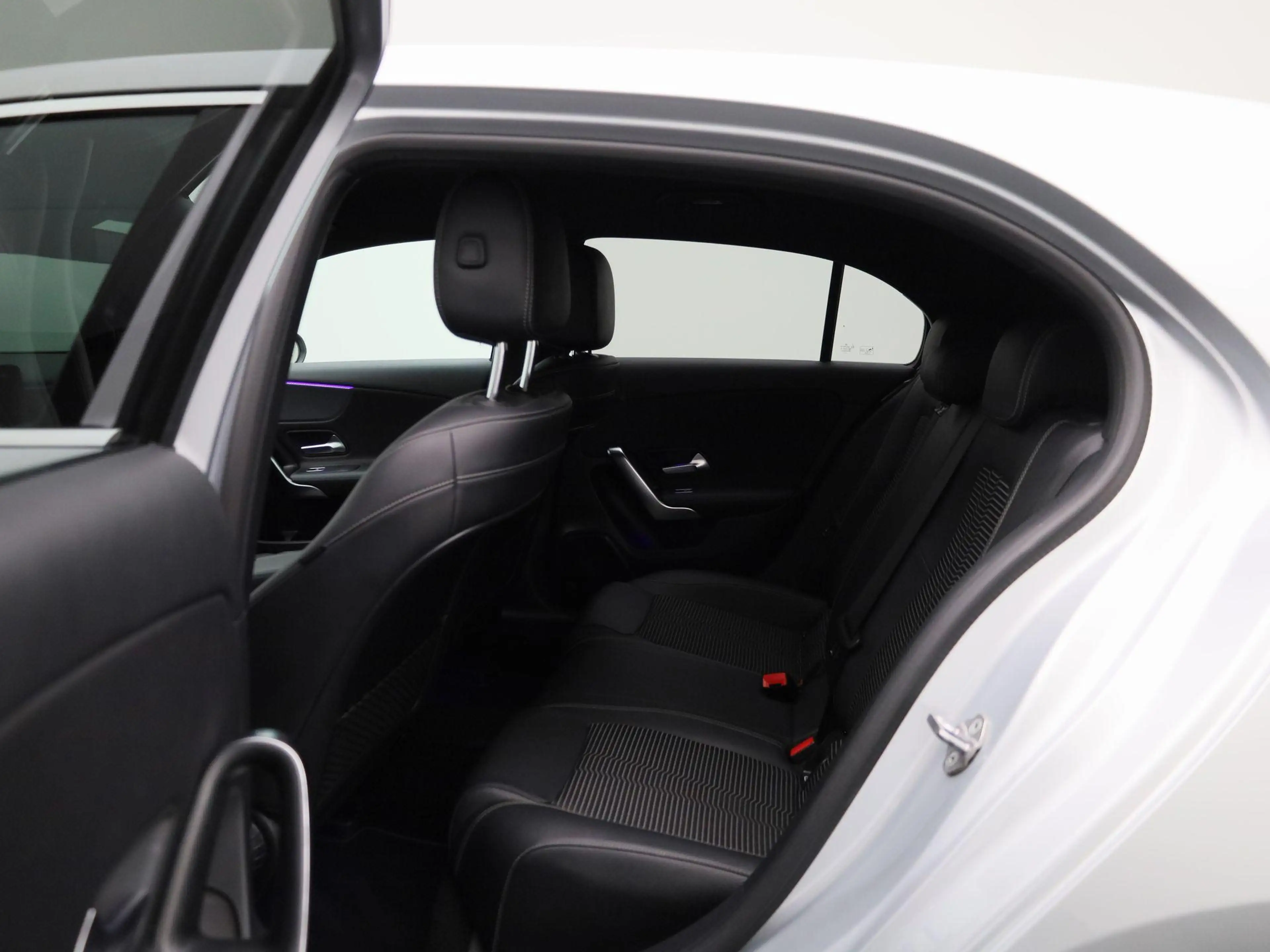Mercedes-Benz A 180 Business Solution AMG — photo 10