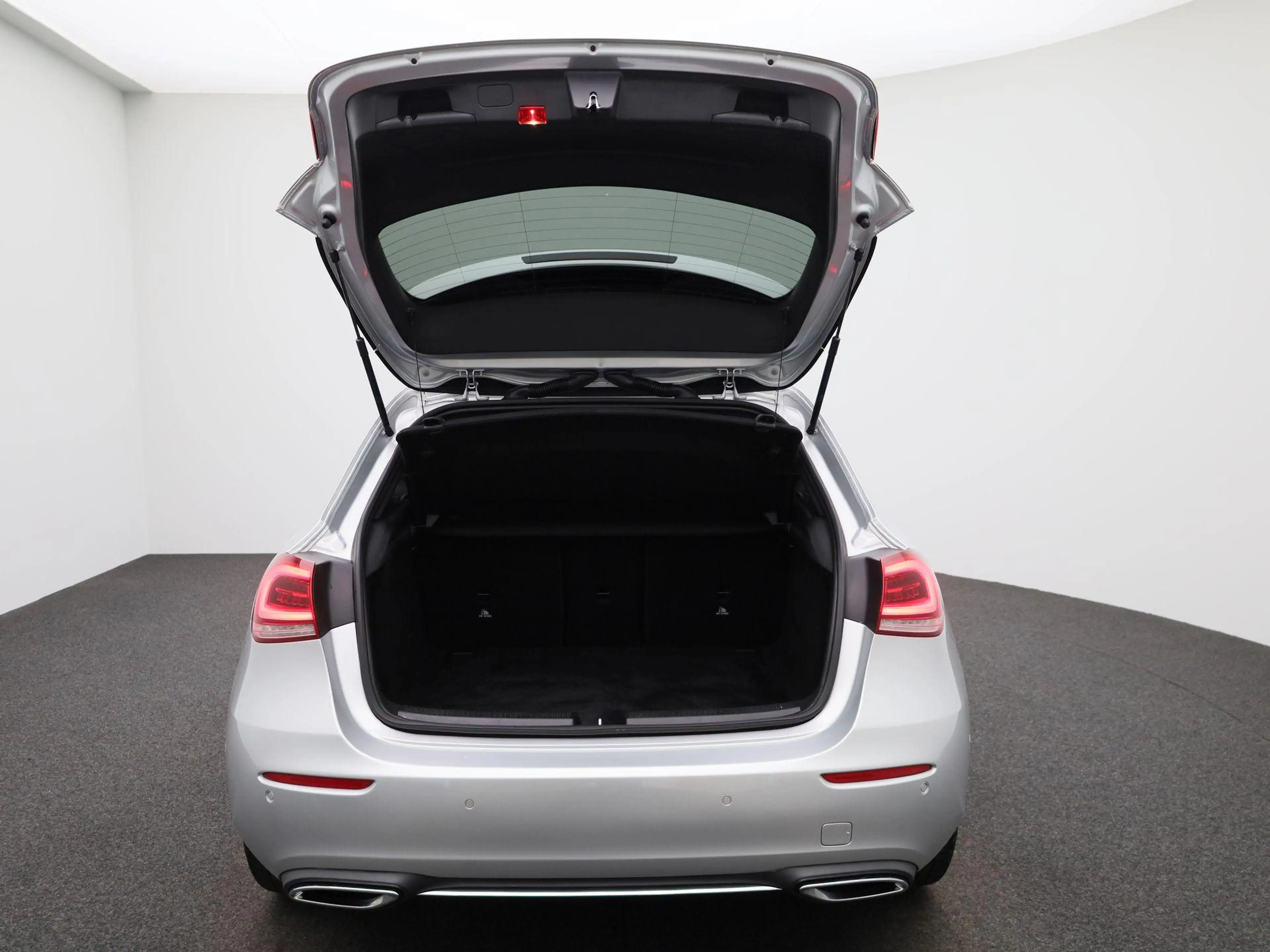 Mercedes-Benz A 180 Business Solution AMG — photo 11