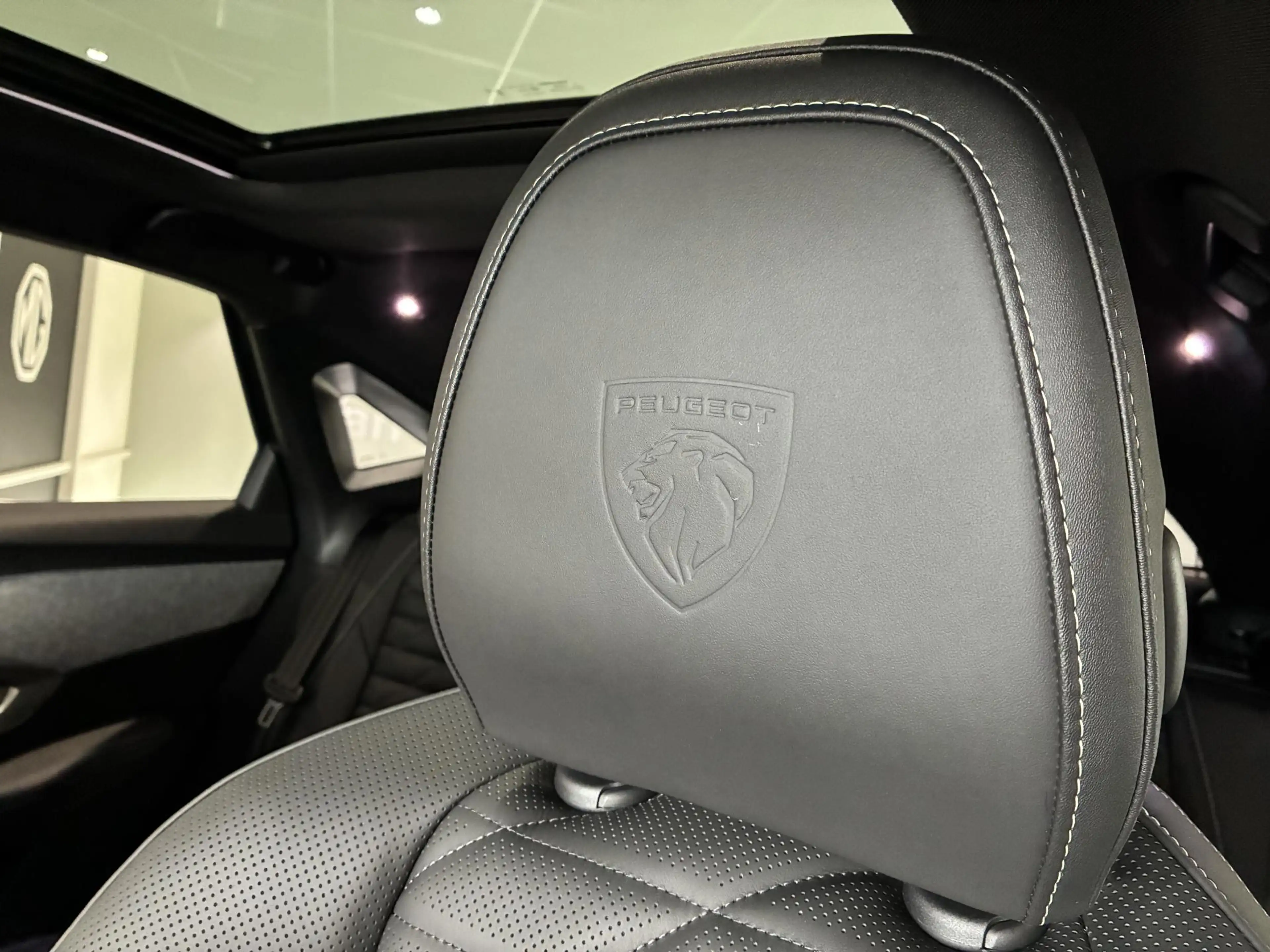 Peugeot 3008 e-3008 GT Exclusive 210 73 kWh Volledig leder inte — photo 6