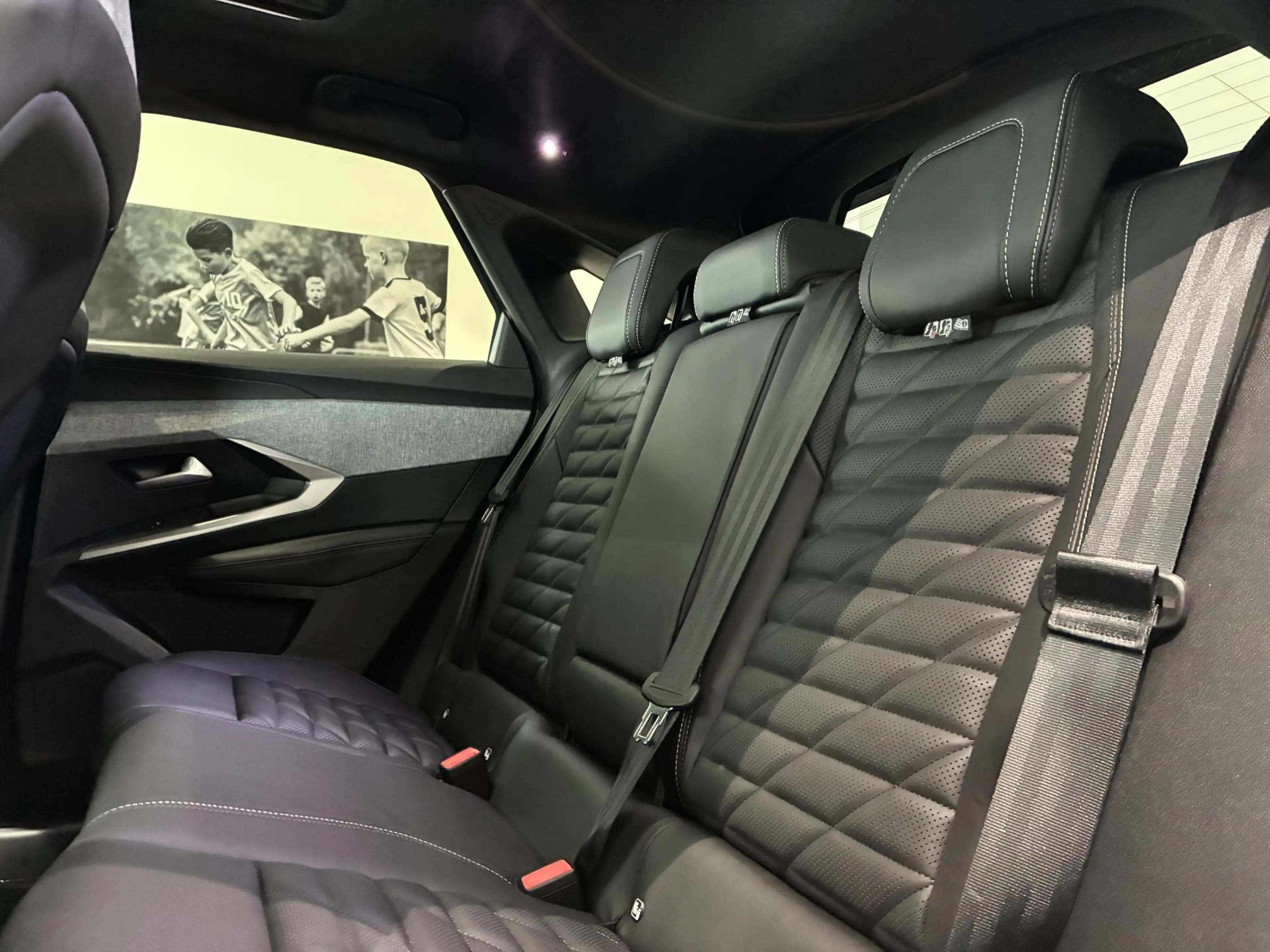 Peugeot 3008 e-3008 GT Exclusive 210 73 kWh Volledig leder inte — photo 11
