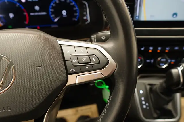 Volkswagen T6.1 Multivan 2.0 TDI DSG G. Six "AHK*LED*NAVI*R-KAM*ST-HEIZ" Ansicht 28