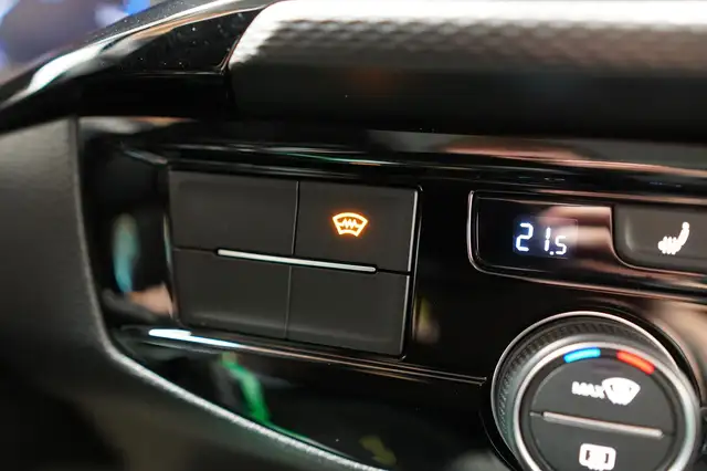 Volkswagen T6.1 Multivan 2.0 TDI DSG G. Six "AHK*LED*NAVI*R-KAM*ST-HEIZ" Ansicht 38