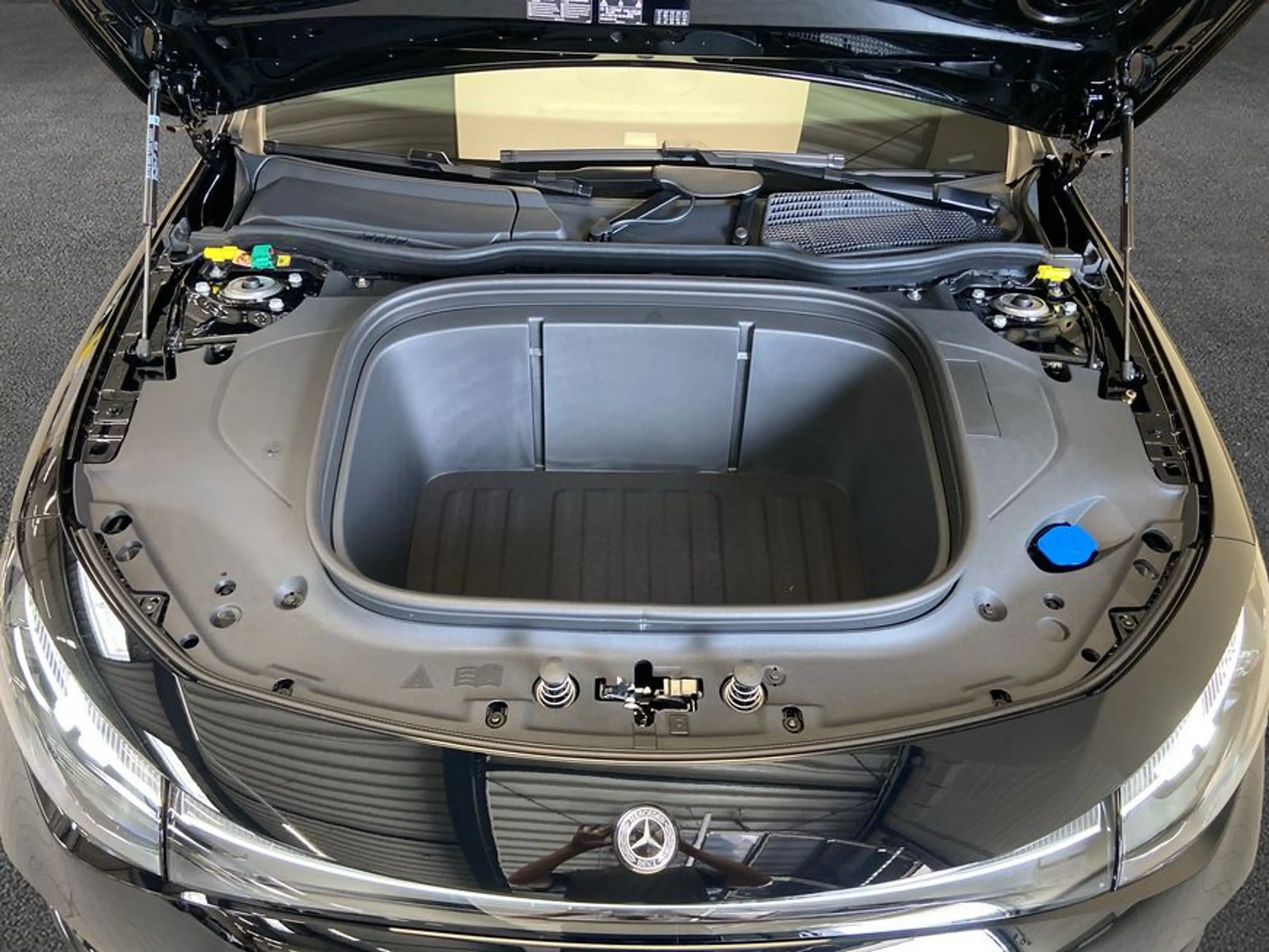 Mercedes-Benz CLA 200 CLA EQ Technology — photo 9