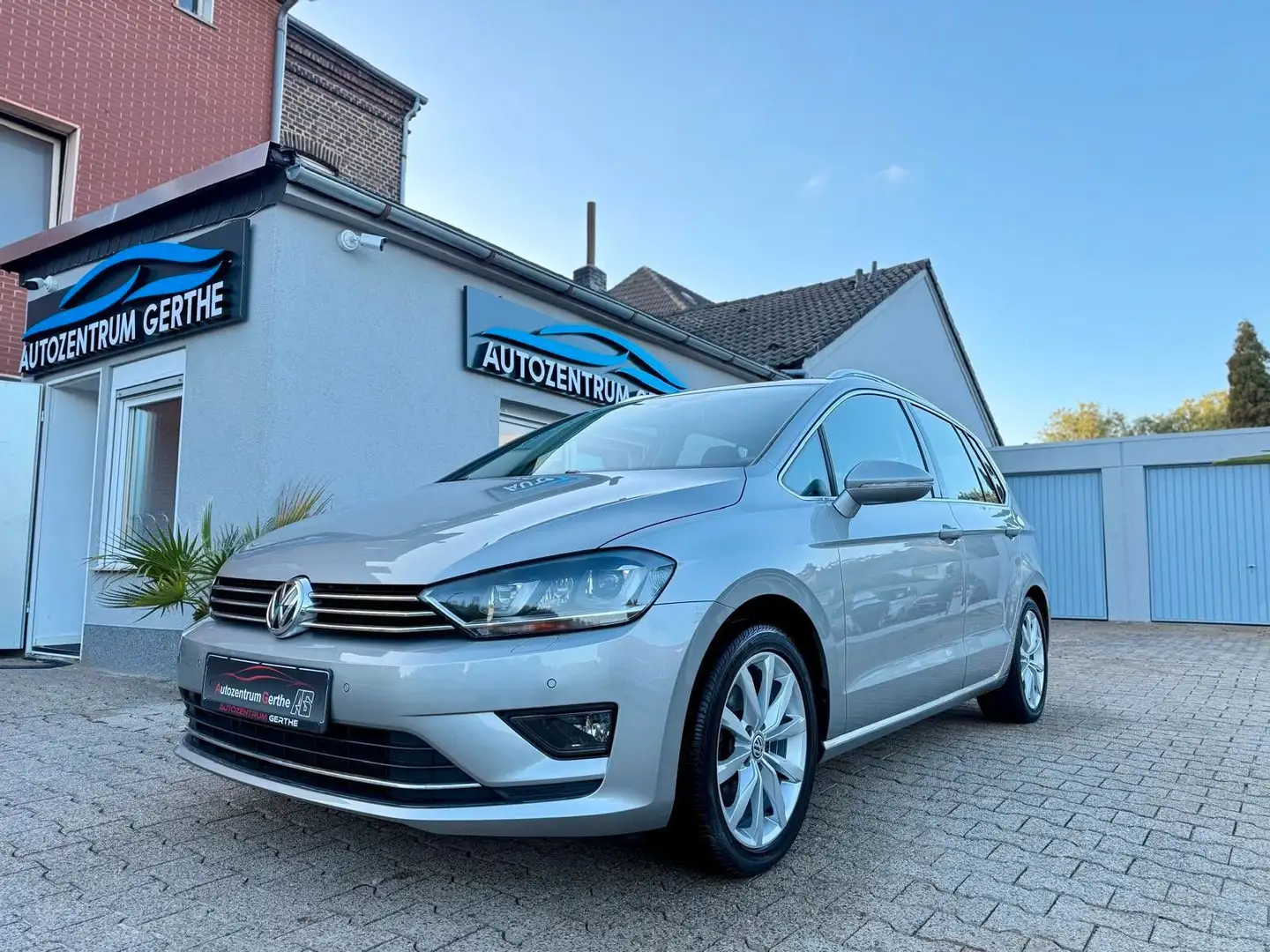 Volkswagen Golf Sportsvan VII Highline BMT*1.Hand*Bi-Xenon* Argent - 2