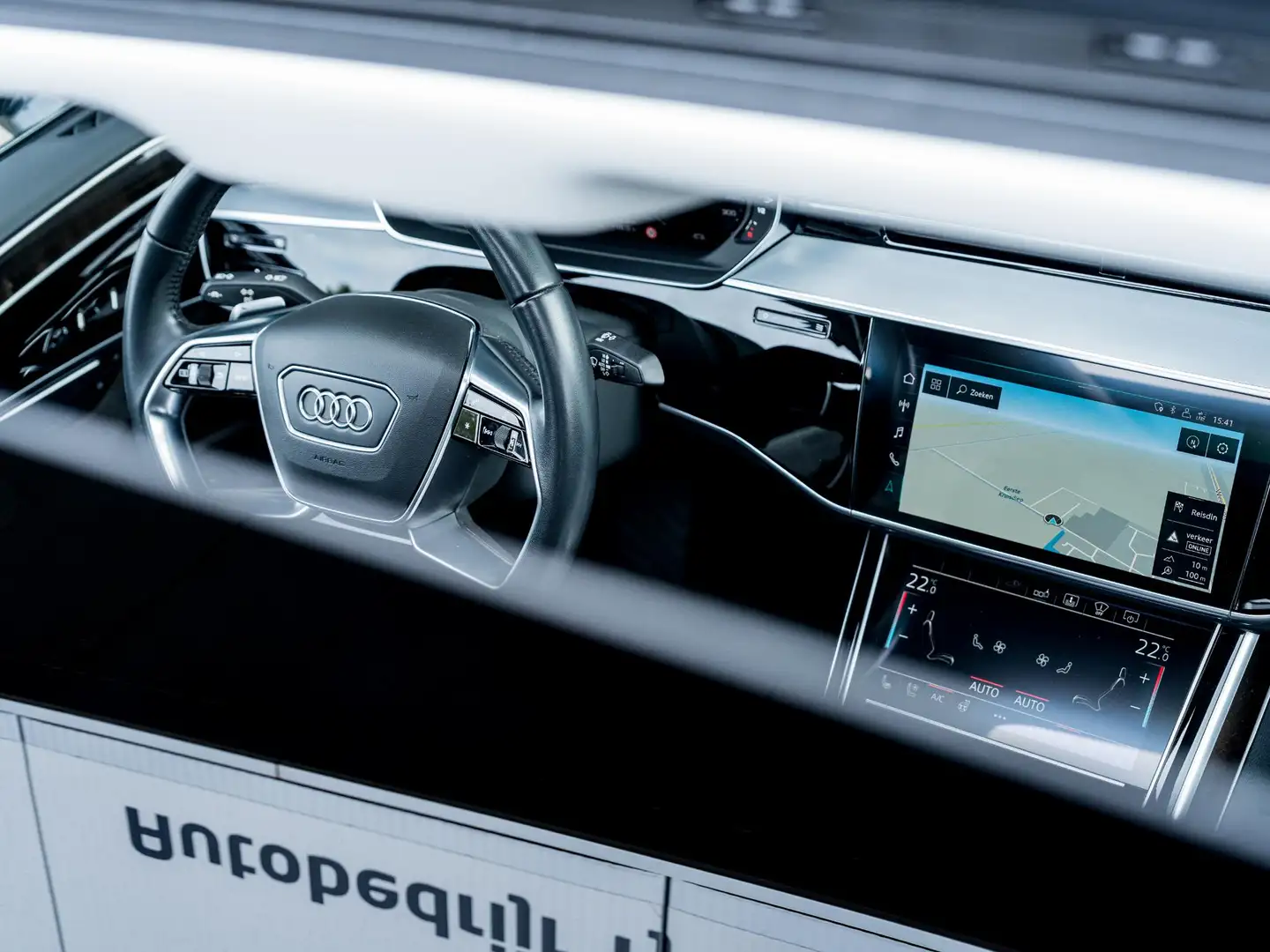Audi A8 60 TFSI e quattro Pro Line Plus | Dynamic all-whee Blauw - 2