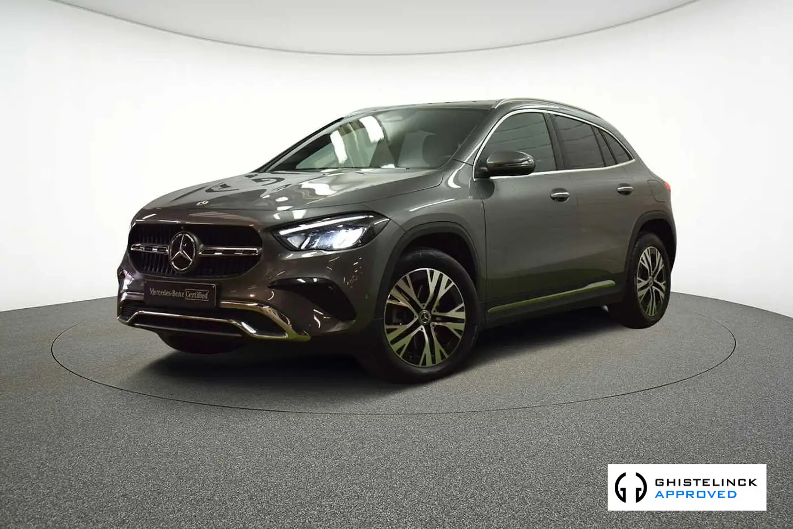 Mercedes-Benz GLA 250 e Off-Roader Grijs - 1