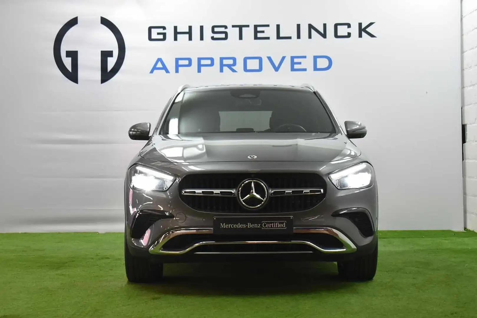 Mercedes-Benz GLA 250 e Off-Roader Grijs - 2