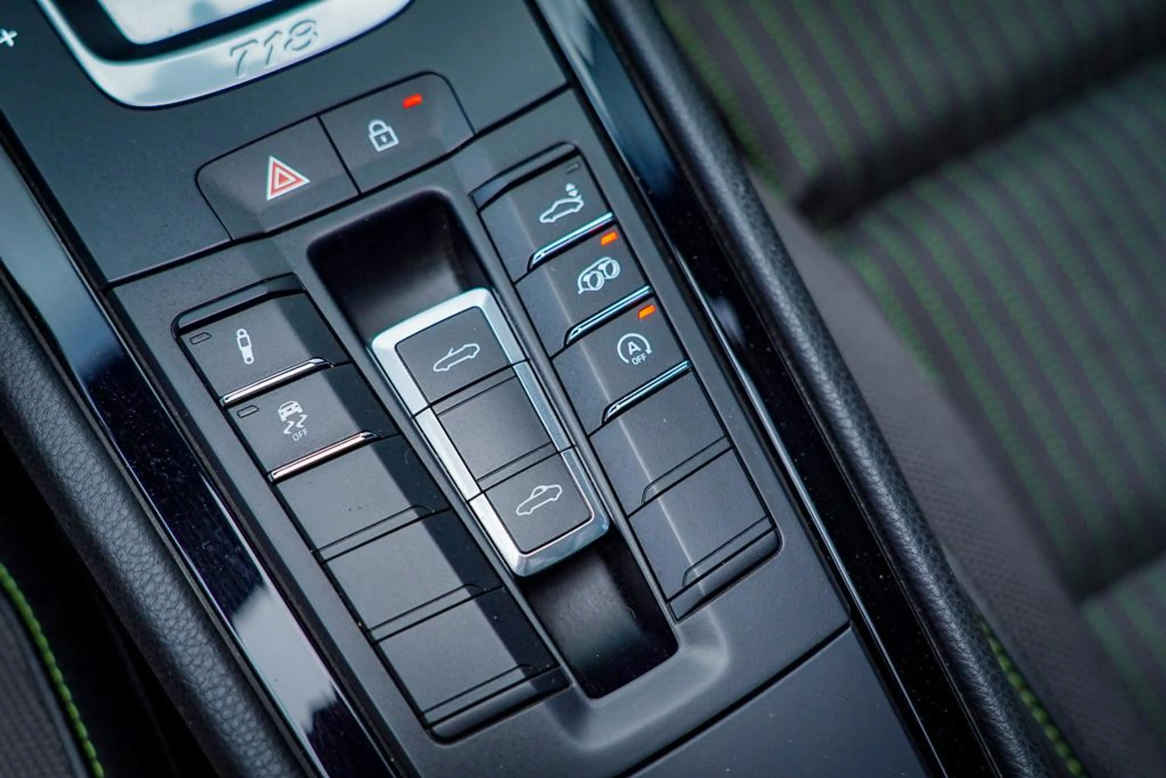 Porsche 718 Boxster 2.0 T / NL Auto / 18-Voudig / Carplay / Ap — photo 36