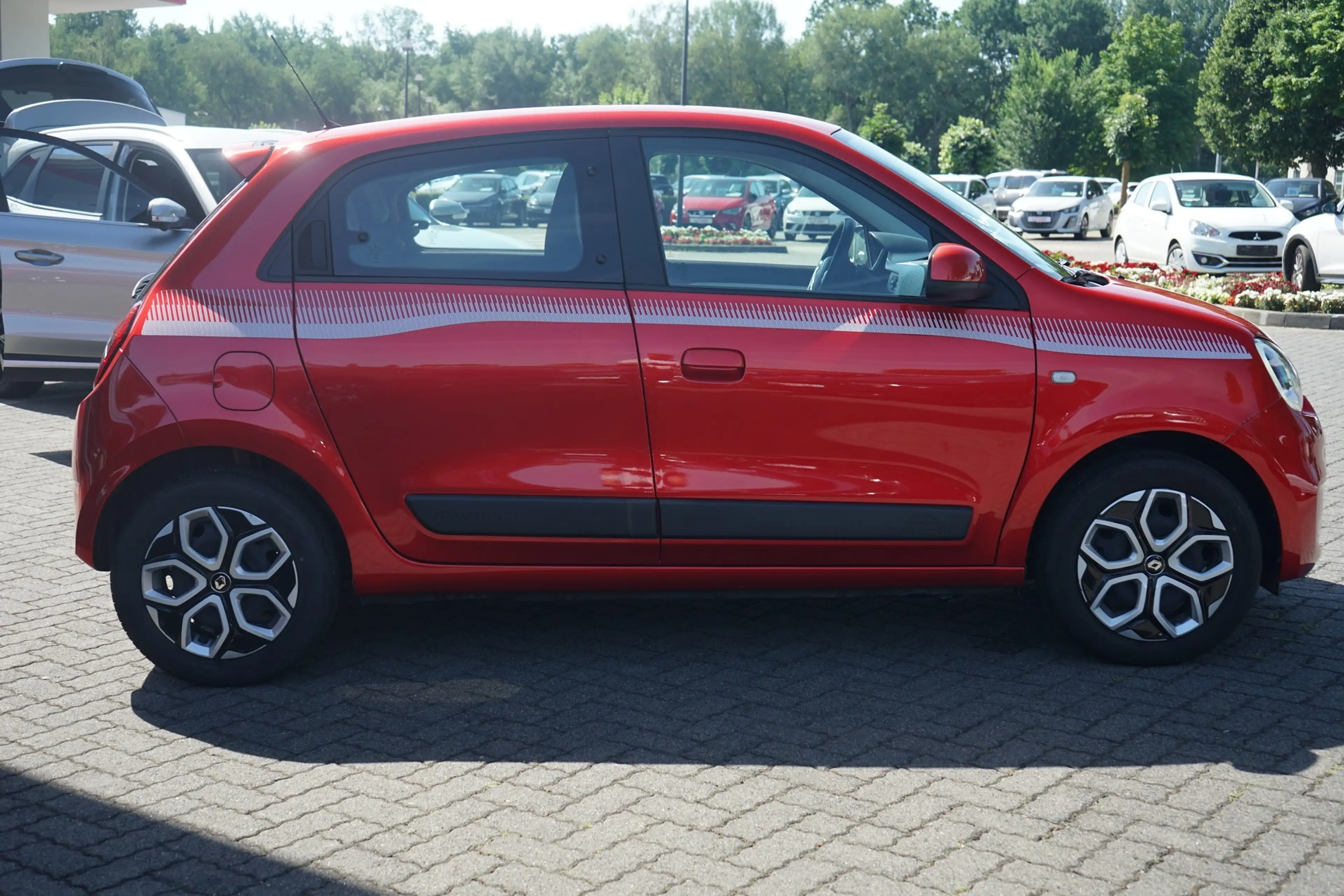 Renault Twingo 1.0 Sitzheizung Tempomat PDC Bluetooth — photo 5