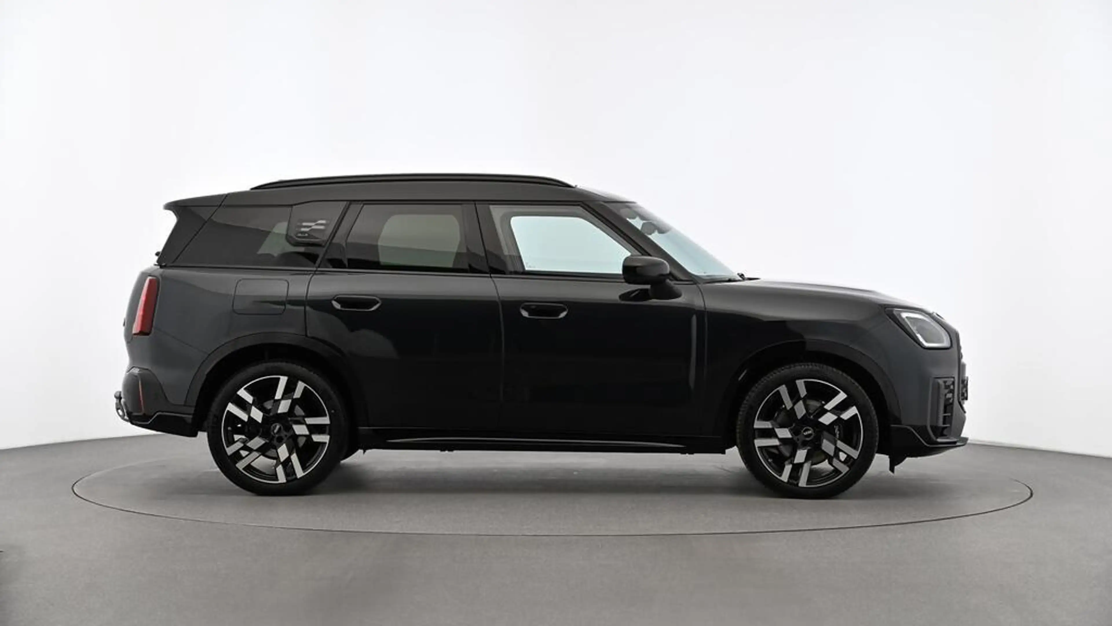MINI Countryman S All4 John Cooper Works Trim — photo 2